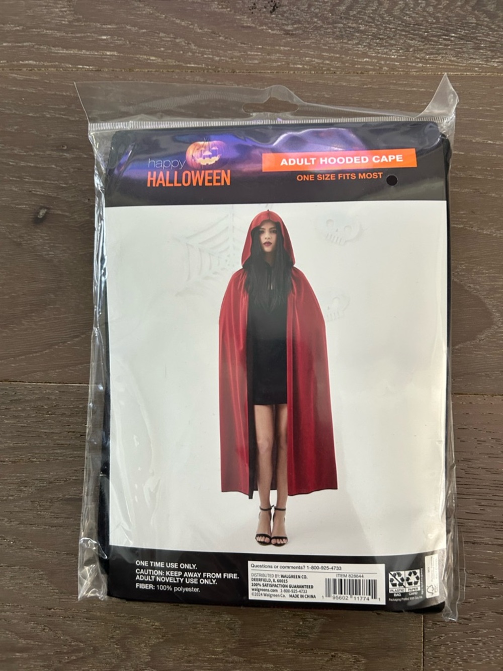 Happy Halloween adult hooded reversible cape. NWT one size (acc1)